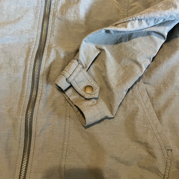 Eddie Bauer women’s  Green Hooded Jacket - Picture 6 of 7